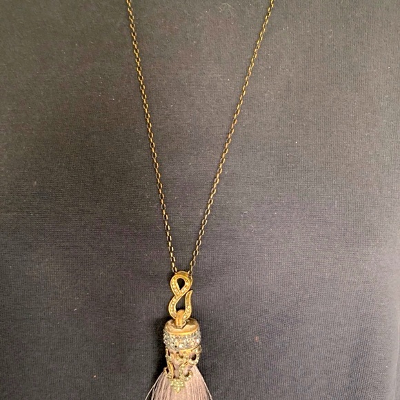 Long shiny gray silk tassel pendant with beautiful rhinestoned metal cap & chain - Picture 3 of 15